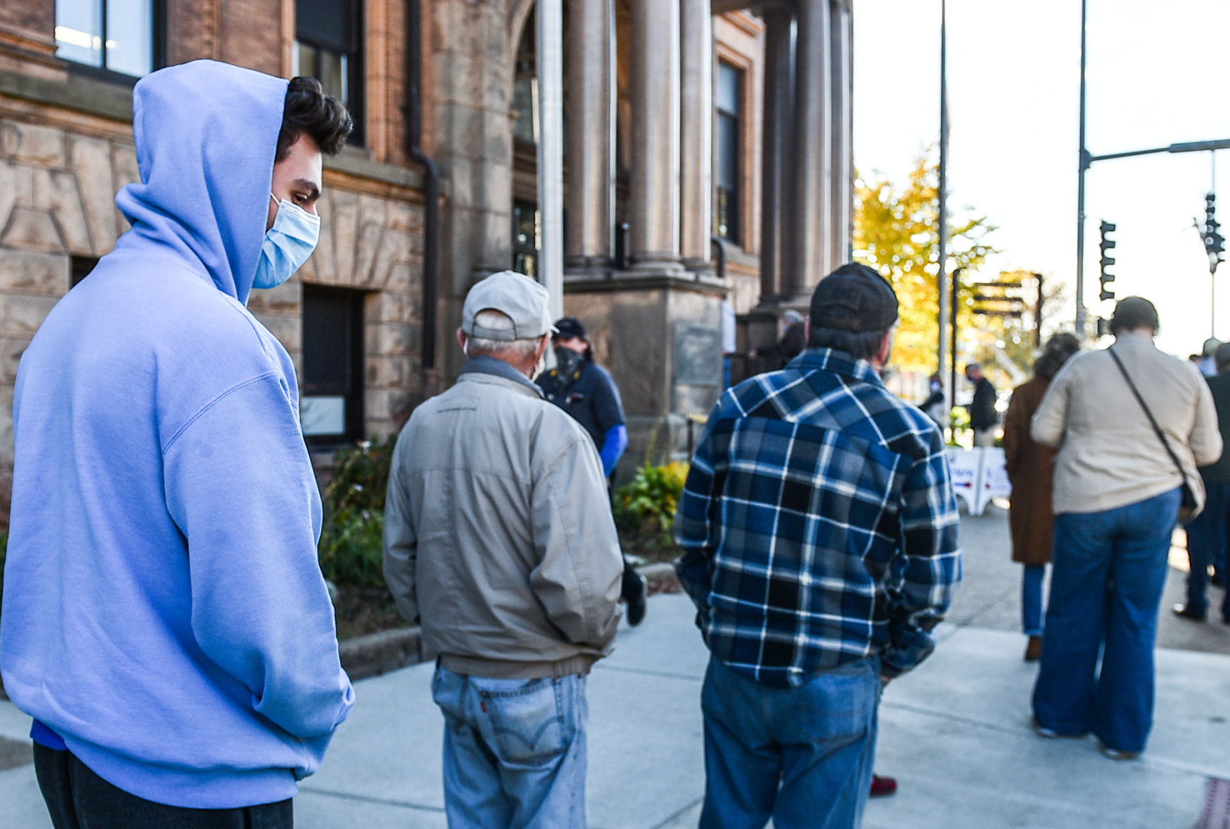 103120-qc-nws-earlyvoting-002